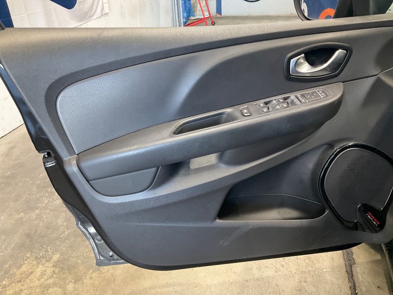 Renault Clio 0.9 Energy Limited 2018 – снимка 25