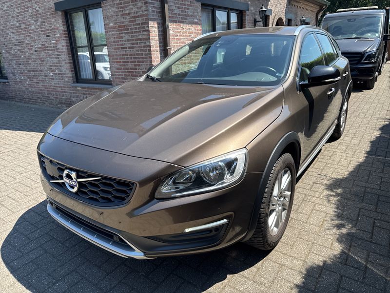 Volvo V60 Cross Country 2.0 D3 Momentum
