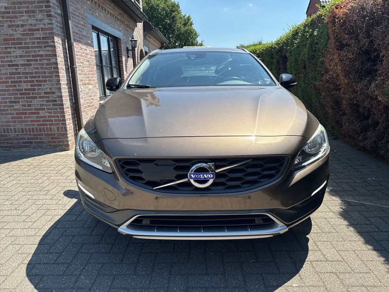 Volvo V60 Cross Country 2.0 D3 Momentum — zdjęcie 7