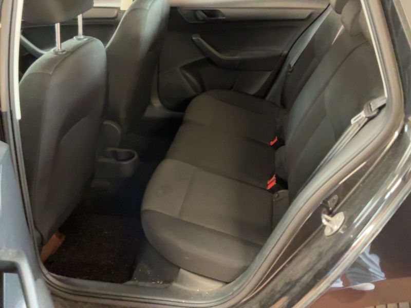 Skoda Rapid Spaceback 1.2 TSI Red & Grey — zdjęcie 14