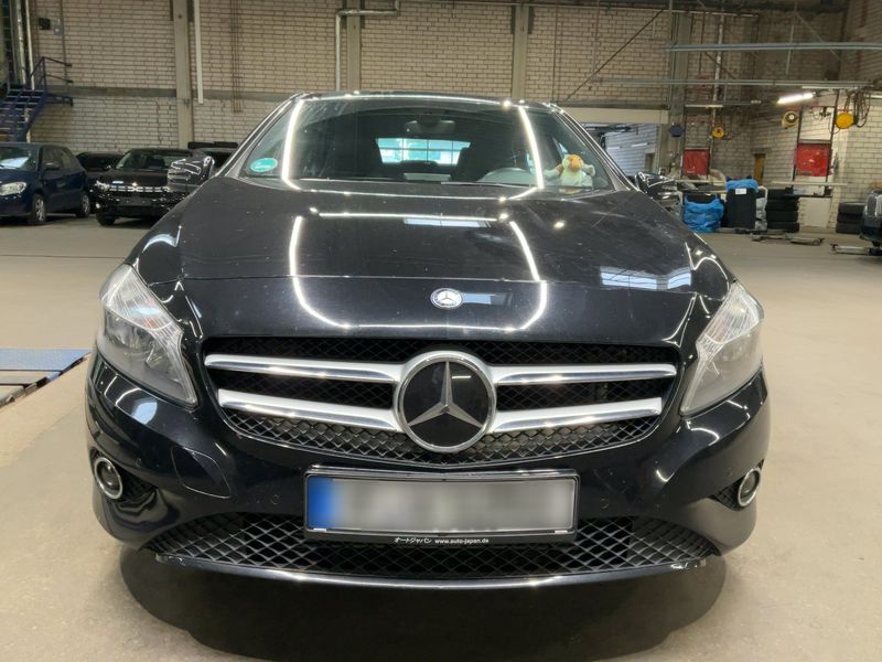 Mercedes-Benz A-Klasse A 180 BlueEfficiency Urban — zdjęcie 9