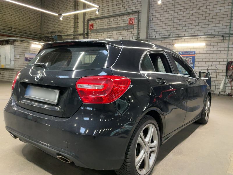 Mercedes-Benz A-Klasse A 180 BlueEfficiency Urban — zdjęcie 6