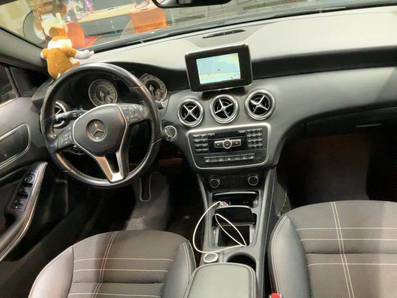 Mercedes-Benz A-Klasse A 180 BlueEfficiency Urban — zdjęcie 12