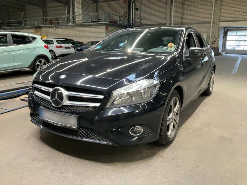 Mercedes-Benz A-Klasse A 180 BlueEfficiency Urban — zdjęcie 1