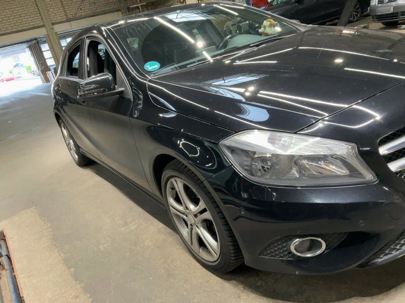 Mercedes-Benz A-Klasse A 180 BlueEfficiency Urban — zdjęcie 8