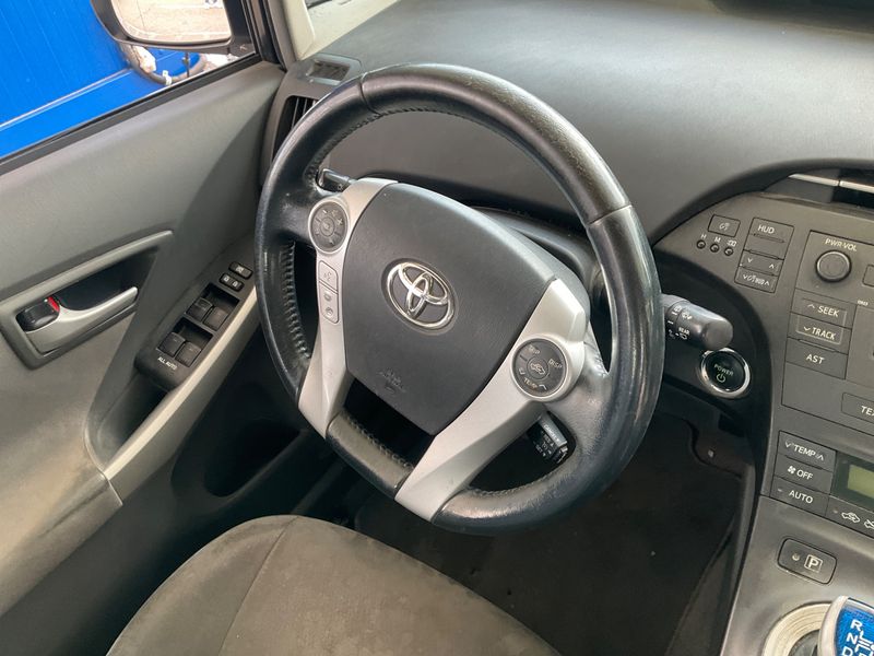 Toyota Prius 1.8 Advance 2011 – снимка 27