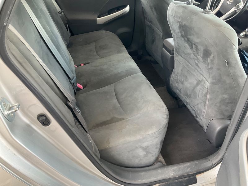 Toyota Prius 1.8 Advance 2011 – снимка 30