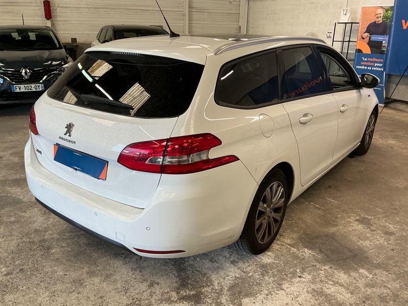 Peugeot 308 1.6 Blue-HDi Style — zdjęcie 2