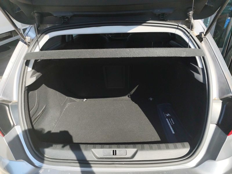 Peugeot 308 1.5 Blue-HDi Allure 2019 – снимка 9