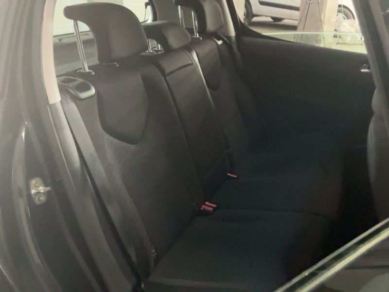 Peugeot 308 2.0 HDi Allure 2012 – снимка 19
