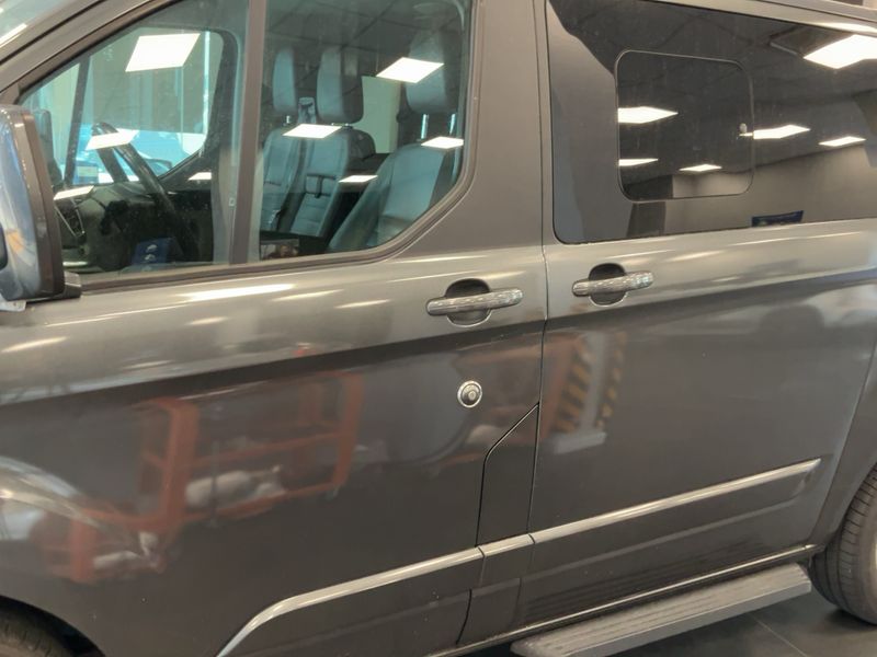 Ford Tourneo Custom 2.0 TDCi 320 L1 Titanium — zdjęcie 4