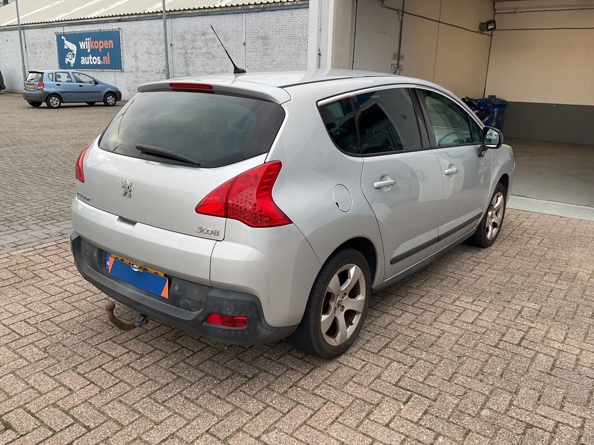 Peugeot 3008 1.6 THP Active