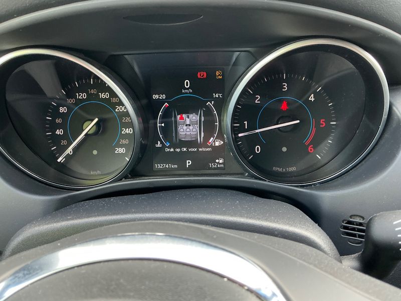 Jaguar XE 20d R-Sport — zdjęcie 13