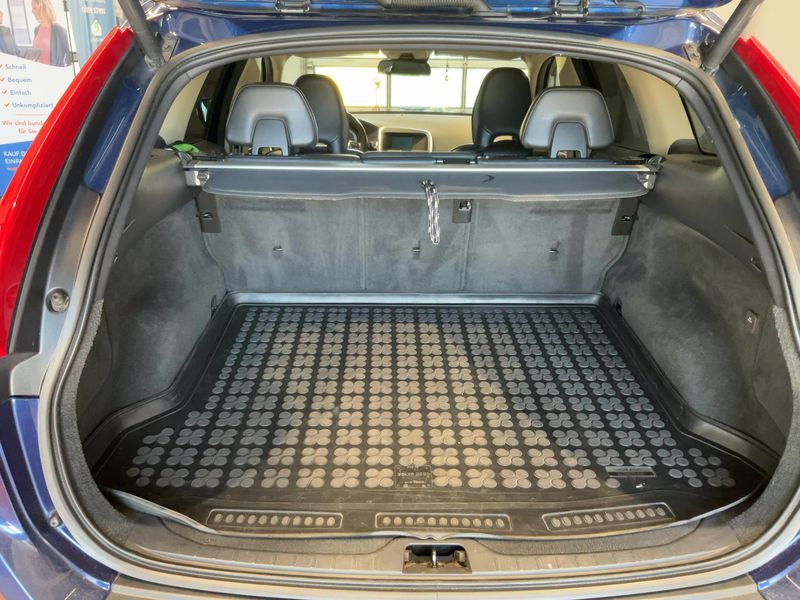 Volvo XC60 2.4 D5 Ocean Race AWD 2012 – снимка 15