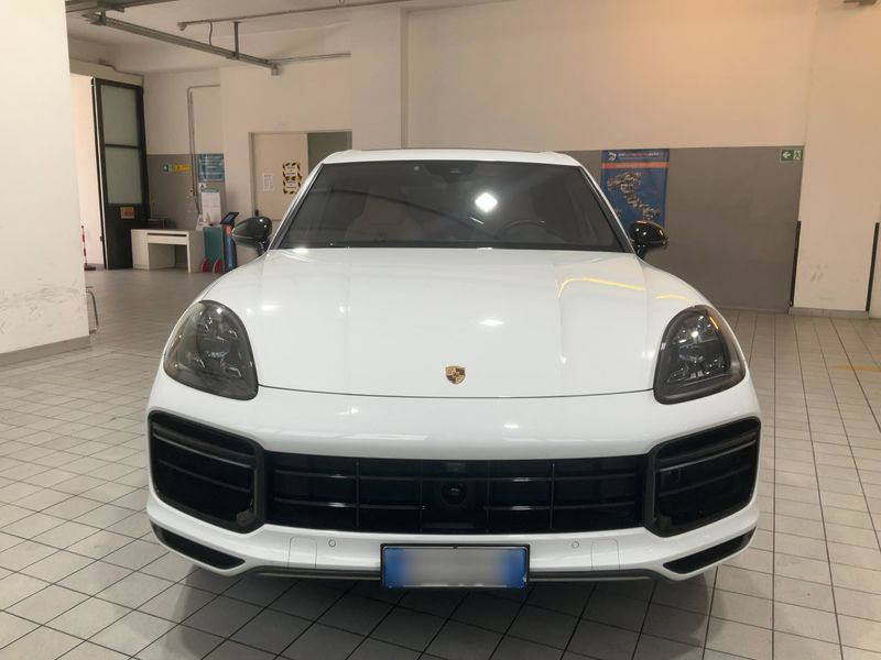 Porsche Cayenne Turbo — zdjęcie 9