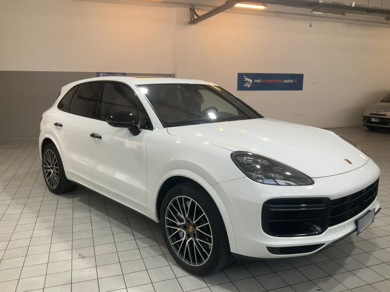 Porsche Cayenne Turbo — zdjęcie 8