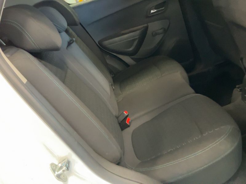 Chevrolet Trax 1.6 LS — zdjęcie 14