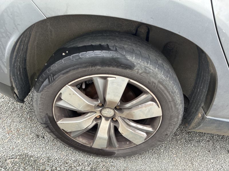 Peugeot 2008 1.6 e-HDi Style 2015 – снимка 22