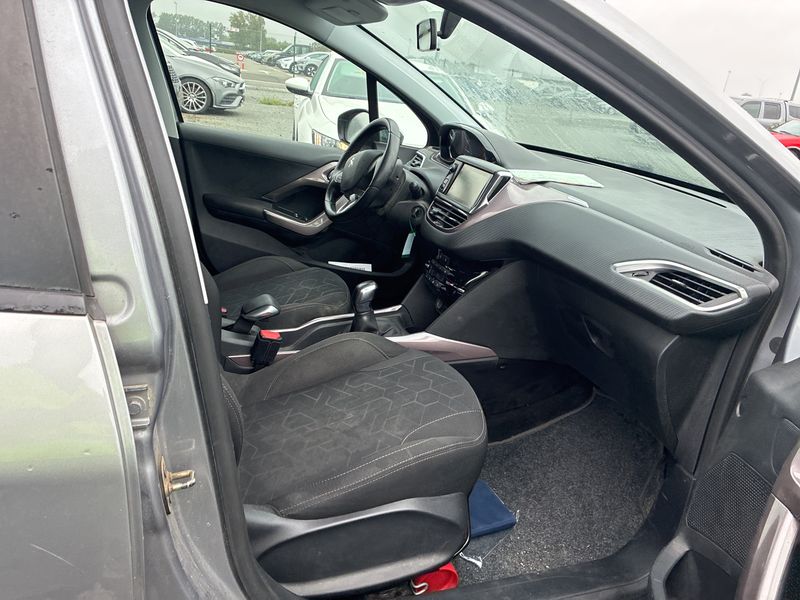 Peugeot 2008 1.6 e-HDi Style 2015 – снимка 10