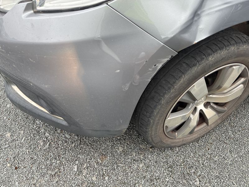 Peugeot 2008 1.6 e-HDi Style 2015 – снимка 30