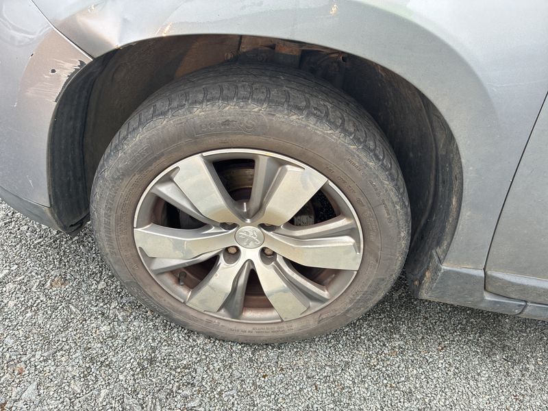 Peugeot 2008 1.6 e-HDi Style 2015 – снимка 24