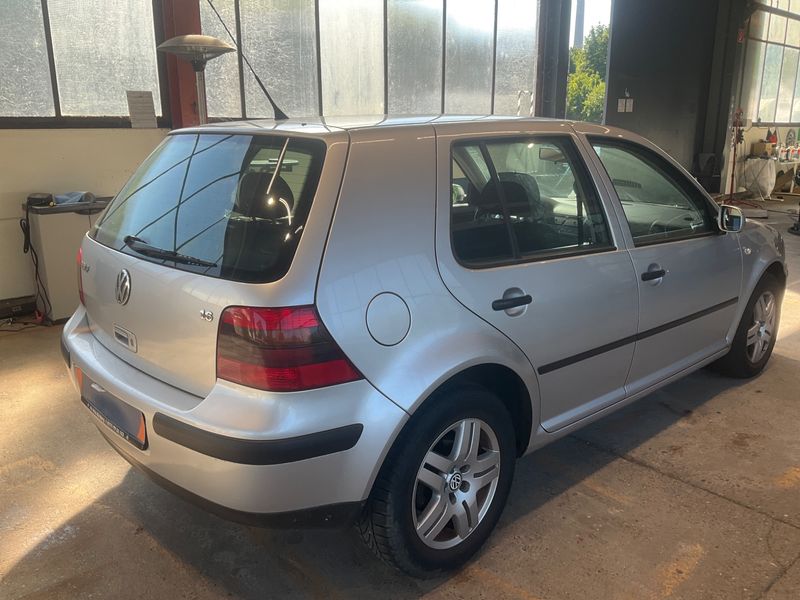 Volkswagen Golf IV 1.6 Special — zdjęcie 2