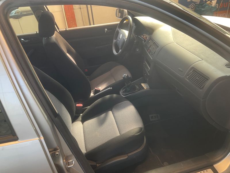 Volkswagen Golf IV 1.6 Special — zdjęcie 3