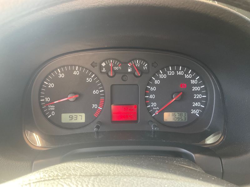 Volkswagen Golf IV 1.6 Special — zdjęcie 4