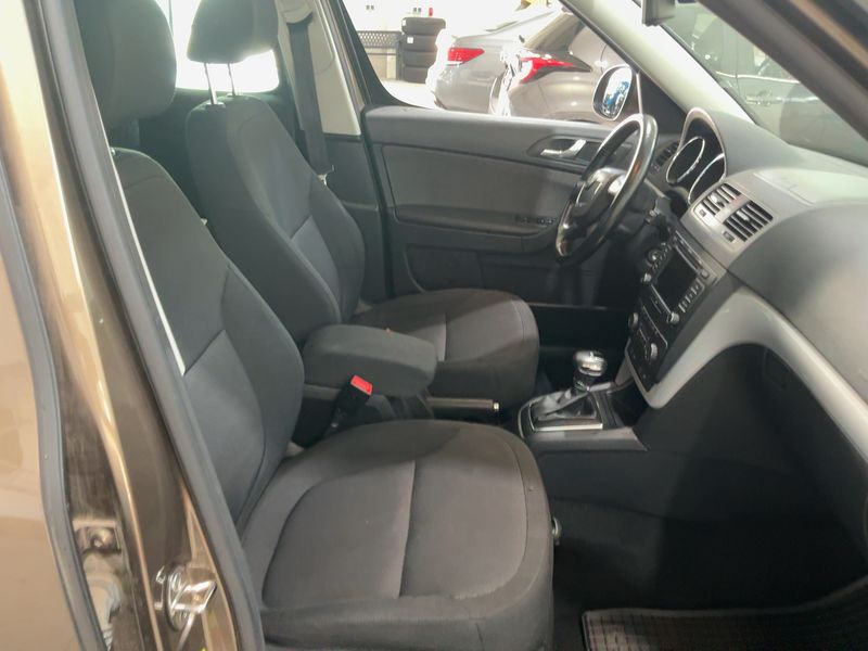 Skoda Yeti 1.2 TSI Ambition Plus Edition — zdjęcie 11