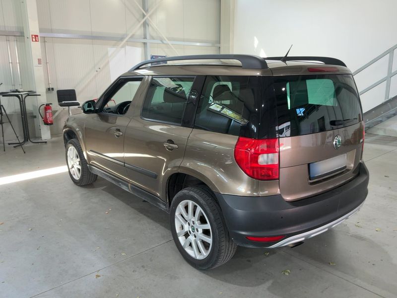 Skoda Yeti 1.2 TSI Ambition Plus Edition — zdjęcie 3