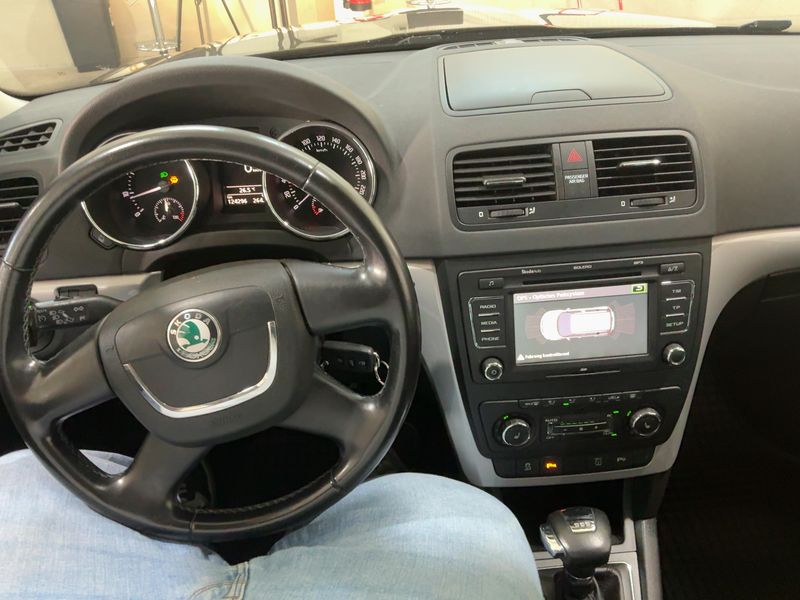 Skoda Yeti 1.2 TSI Ambition Plus Edition — zdjęcie 12