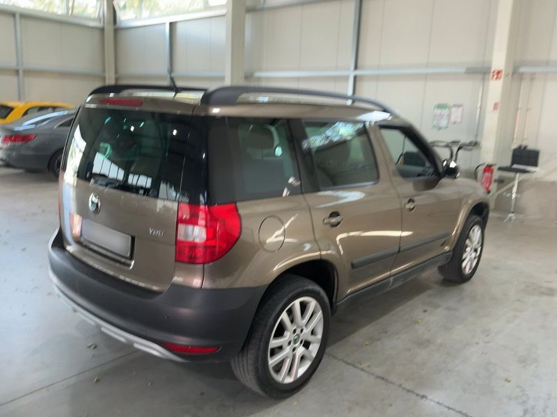 Skoda Yeti 1.2 TSI Ambition Plus Edition — zdjęcie 6