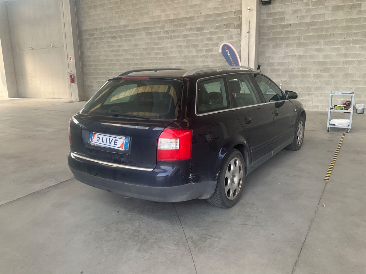 Audi A4 2.5 V6 TDI quattro