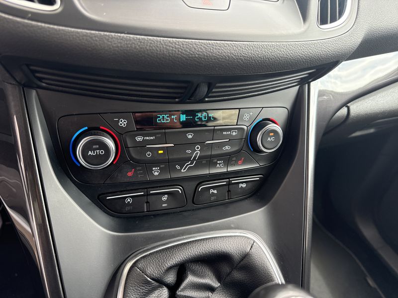 Ford Grand C-Max 1.0 EcoBoost Titanium — zdjęcie 19