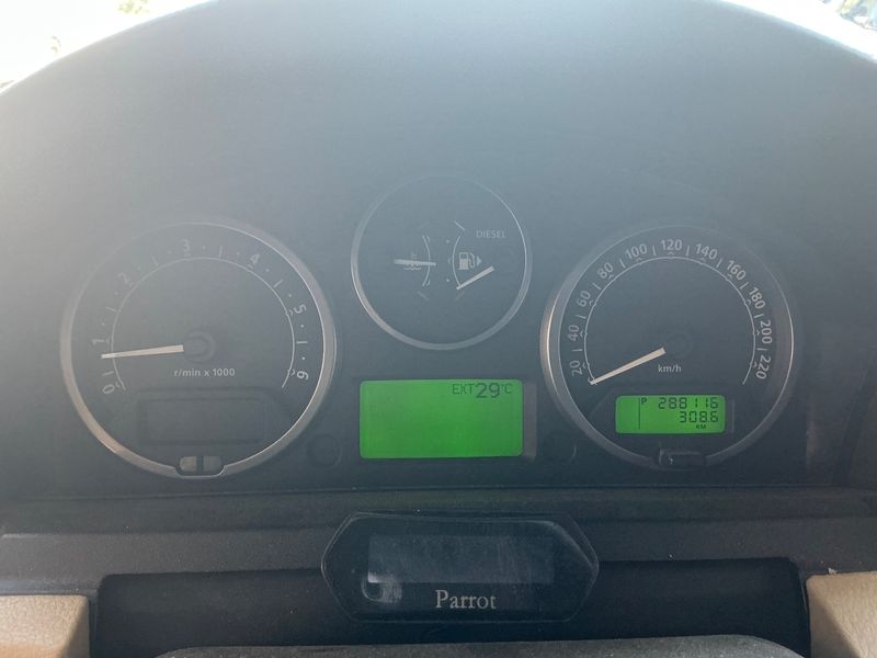 Land Rover Discovery 2.7 Td V6 TD HSE — zdjęcie 13