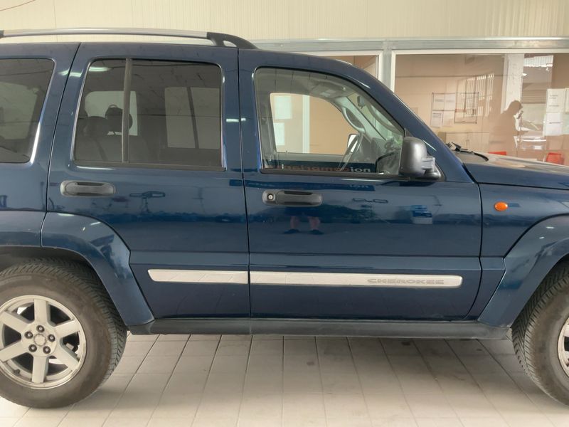 Jeep Cherokee 2.8 CRD Limited — zdjęcie 7