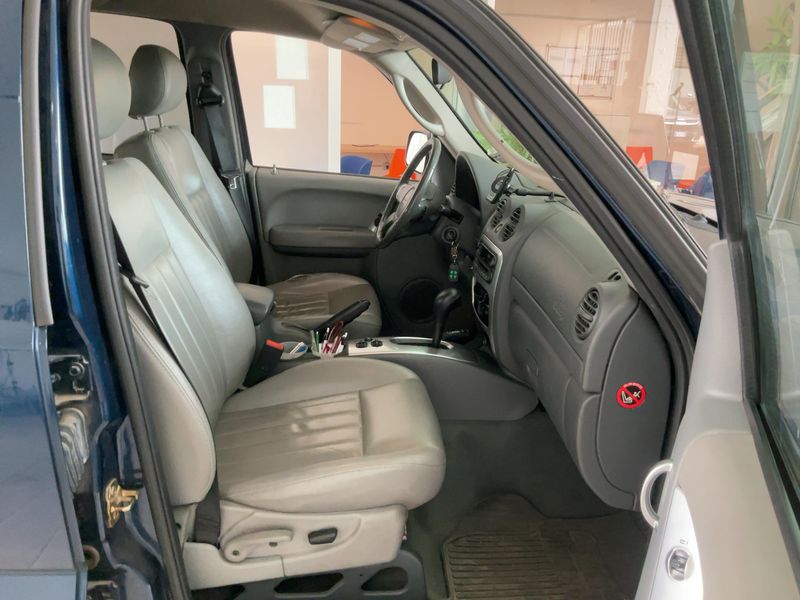 Jeep Cherokee 2.8 CRD Limited — zdjęcie 11