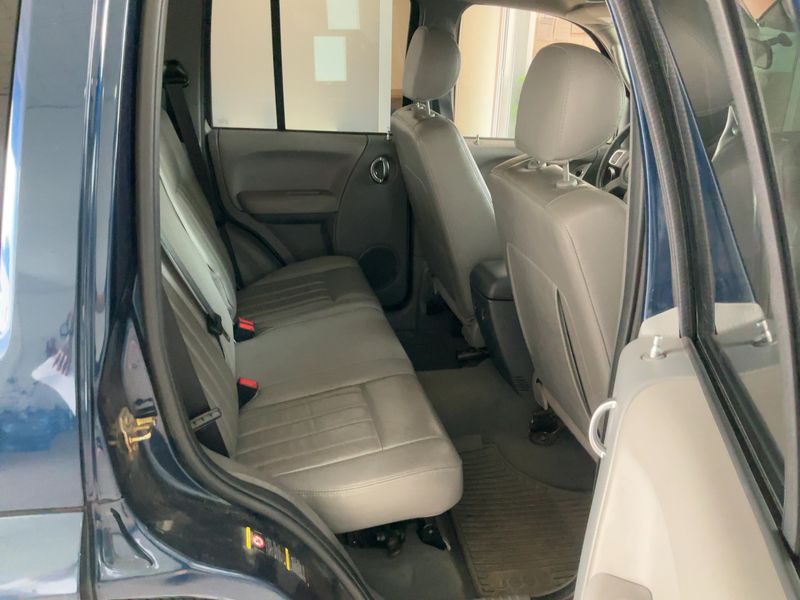 Jeep Cherokee 2.8 CRD Limited — zdjęcie 14