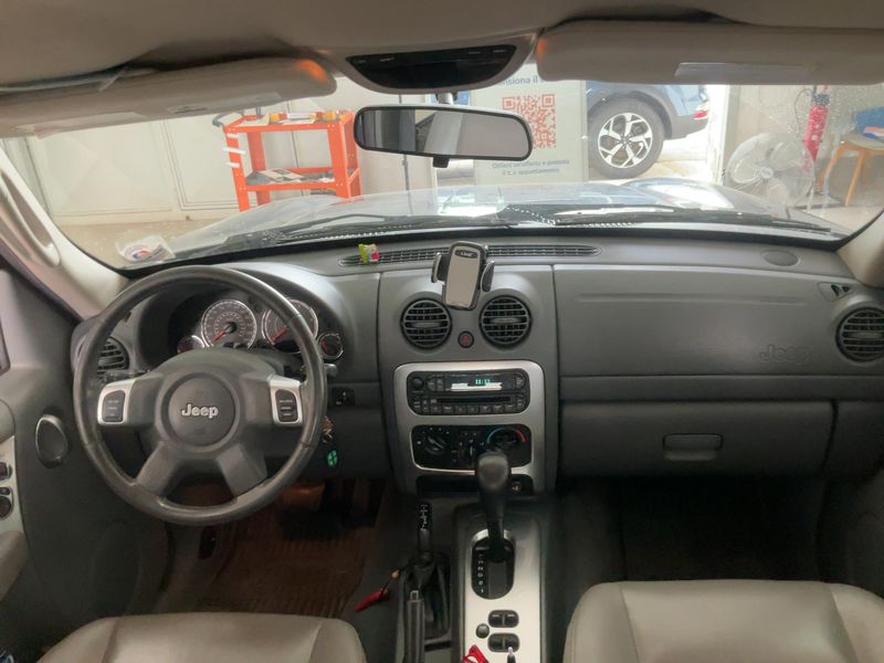 Jeep Cherokee 2.8 CRD Limited — zdjęcie 12