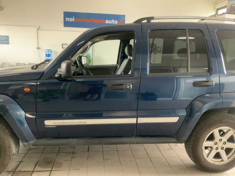 Jeep Cherokee 2.8 CRD Limited — zdjęcie 4