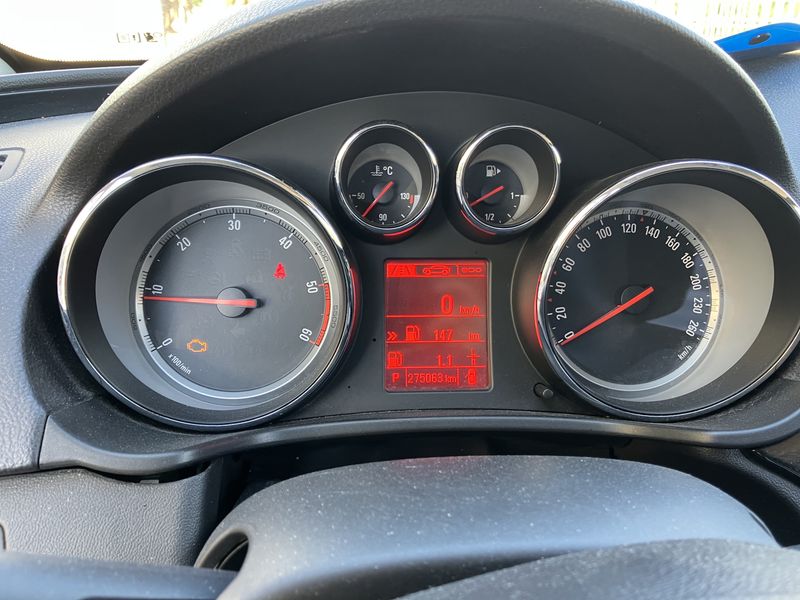 Opel Insignia Sports Tourer 2.0 CDTI Cosmo — zdjęcie 12