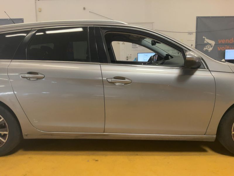 Peugeot 308 1.2 e-THP Allure — zdjęcie 7