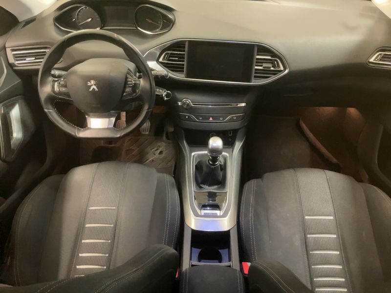 Peugeot 308 1.2 e-THP Allure — zdjęcie 12