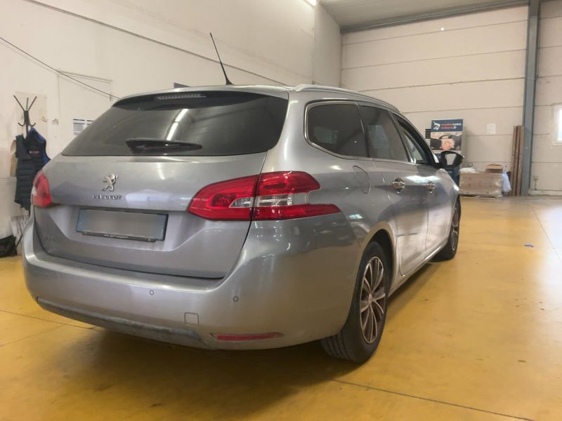 Peugeot 308 1.2 e-THP Allure — zdjęcie 6