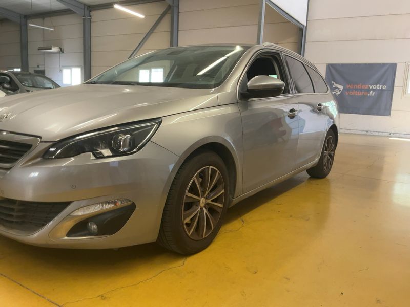 Peugeot 308 1.2 e-THP Allure — zdjęcie 2