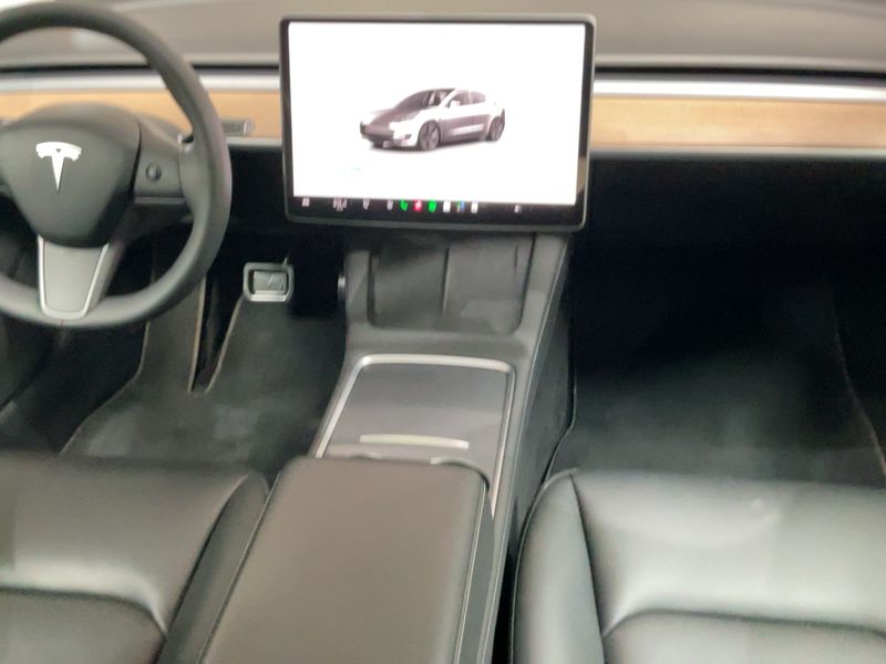Tesla Model 3 Standard Range — zdjęcie 12