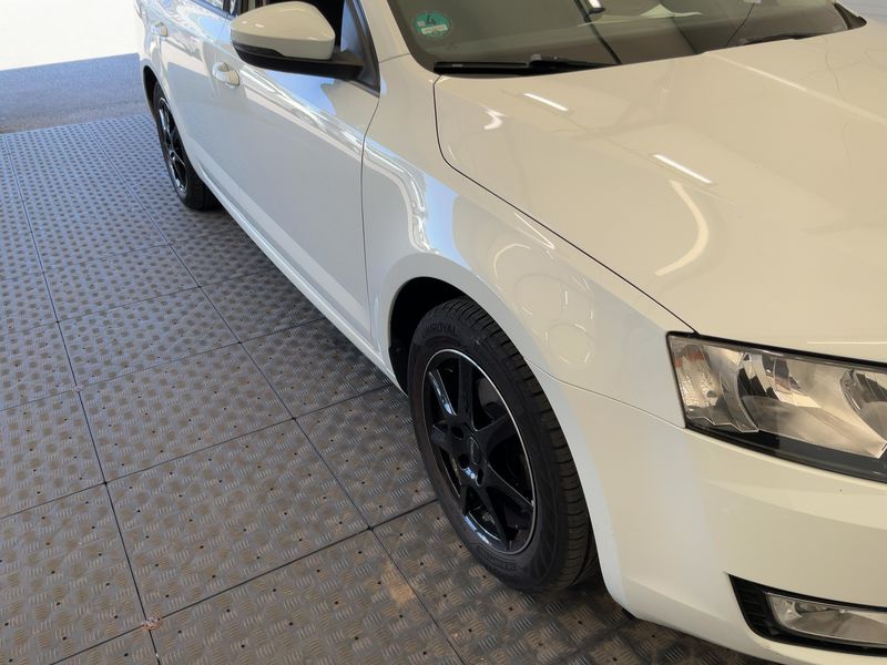 Skoda Octavia 1.2 TSI Ambition — zdjęcie 8