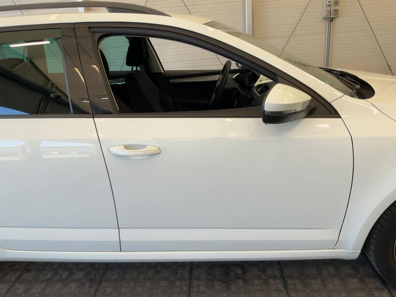 Skoda Octavia 1.2 TSI Ambition — zdjęcie 7