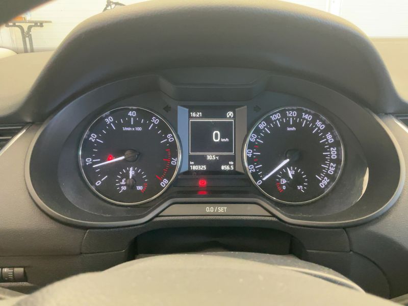 Skoda Octavia 1.2 TSI Ambition — zdjęcie 13
