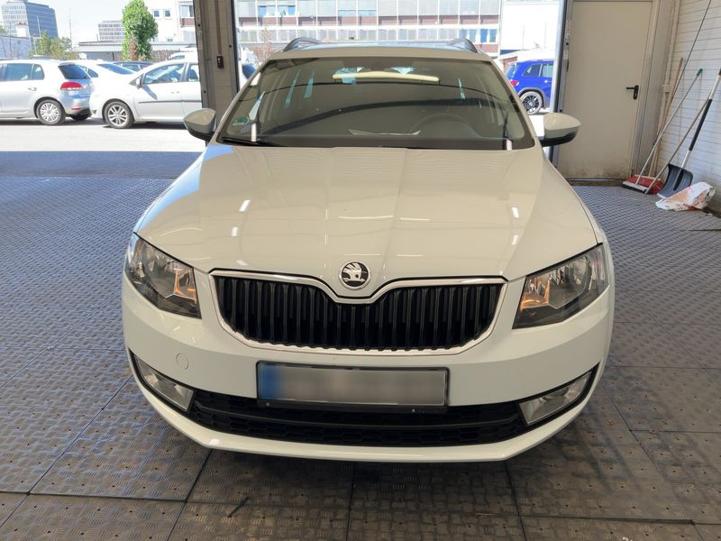 Skoda Octavia 1.2 TSI Ambition — zdjęcie 9